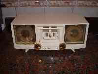 Zenith AM clock tube radio